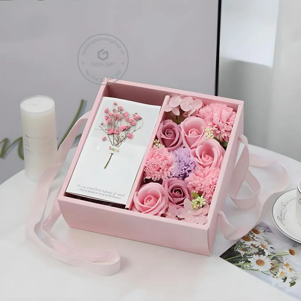 Sự kết hợp tinh tế giữa nước hoa, phụ kiện và thiệp tri ân tạo nên món quà trọn vẹn cảm xúc cho quà tặng ngày 20/11